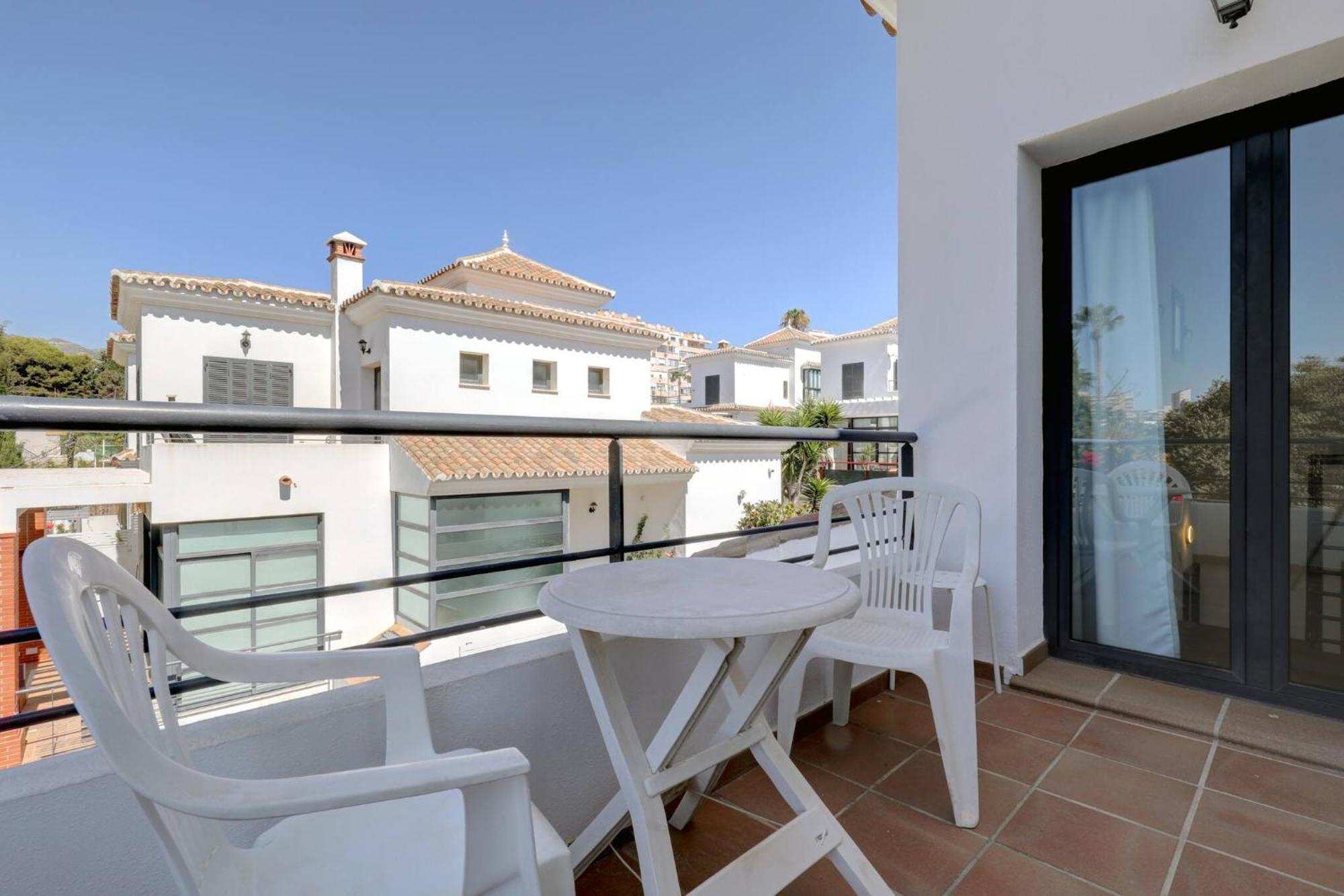 011 Bright And Spacious Villa With Private Pool Benalmádena Exteriör bild