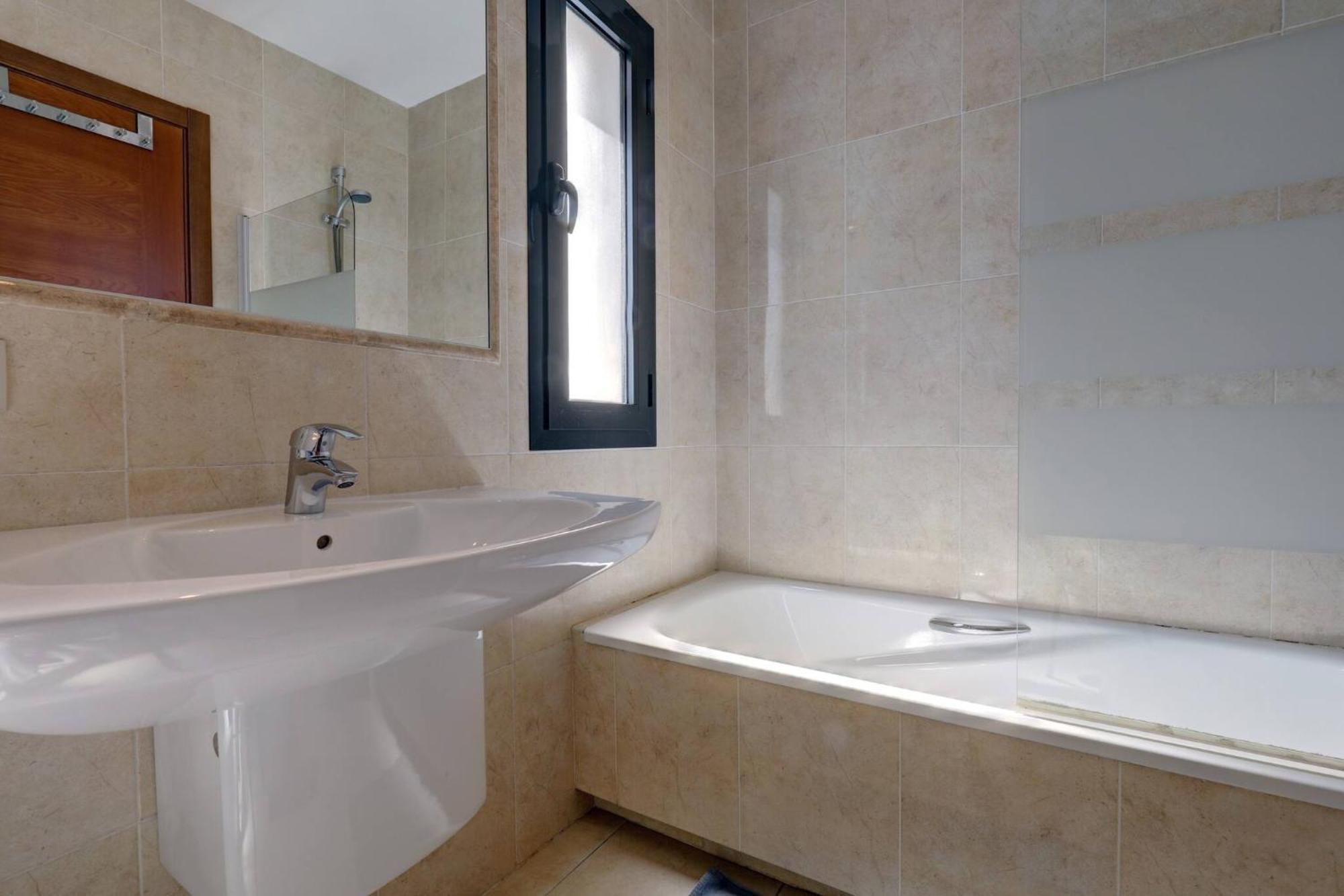 011 Bright And Spacious Villa With Private Pool Benalmádena Exteriör bild