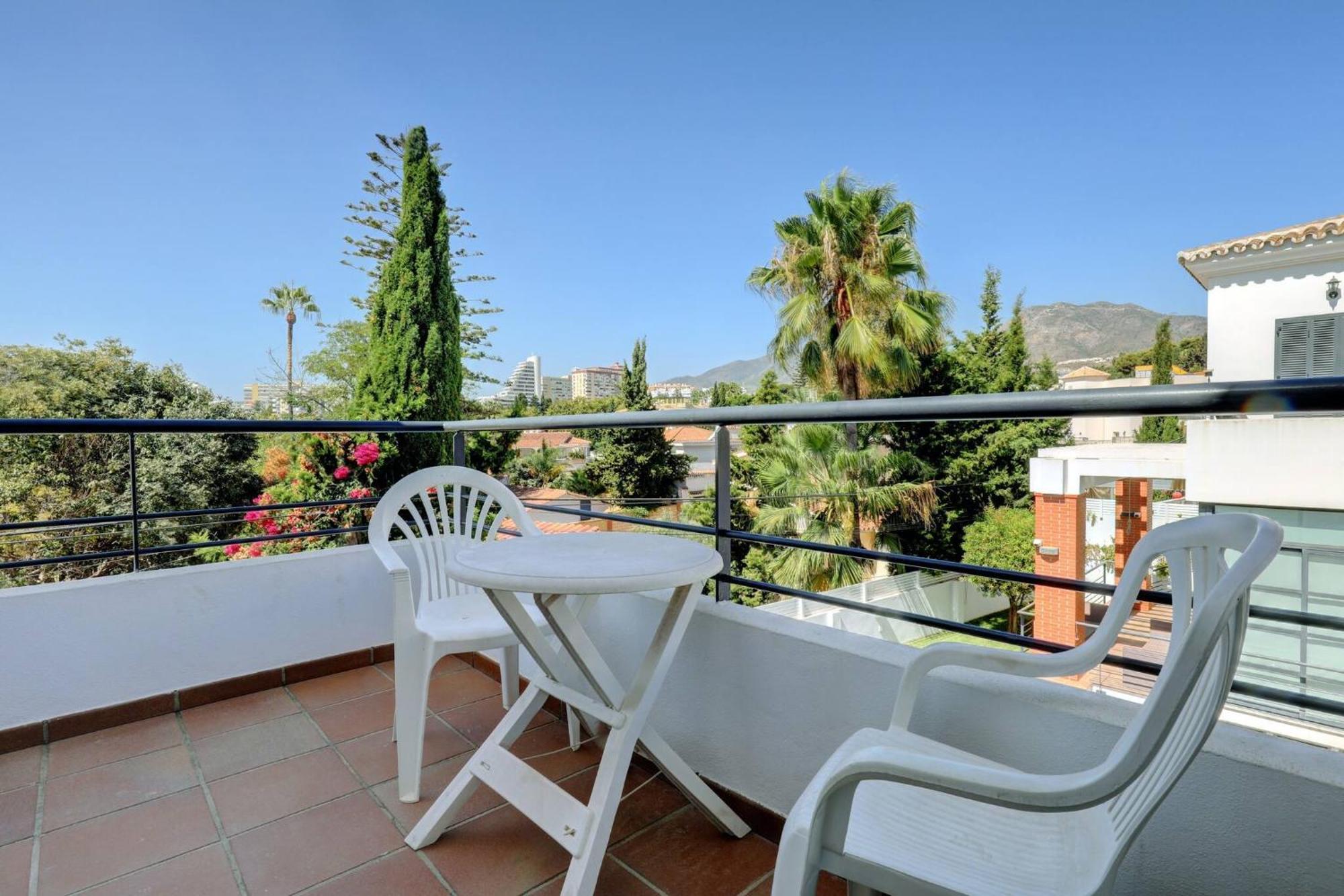 011 Bright And Spacious Villa With Private Pool Benalmádena Exteriör bild