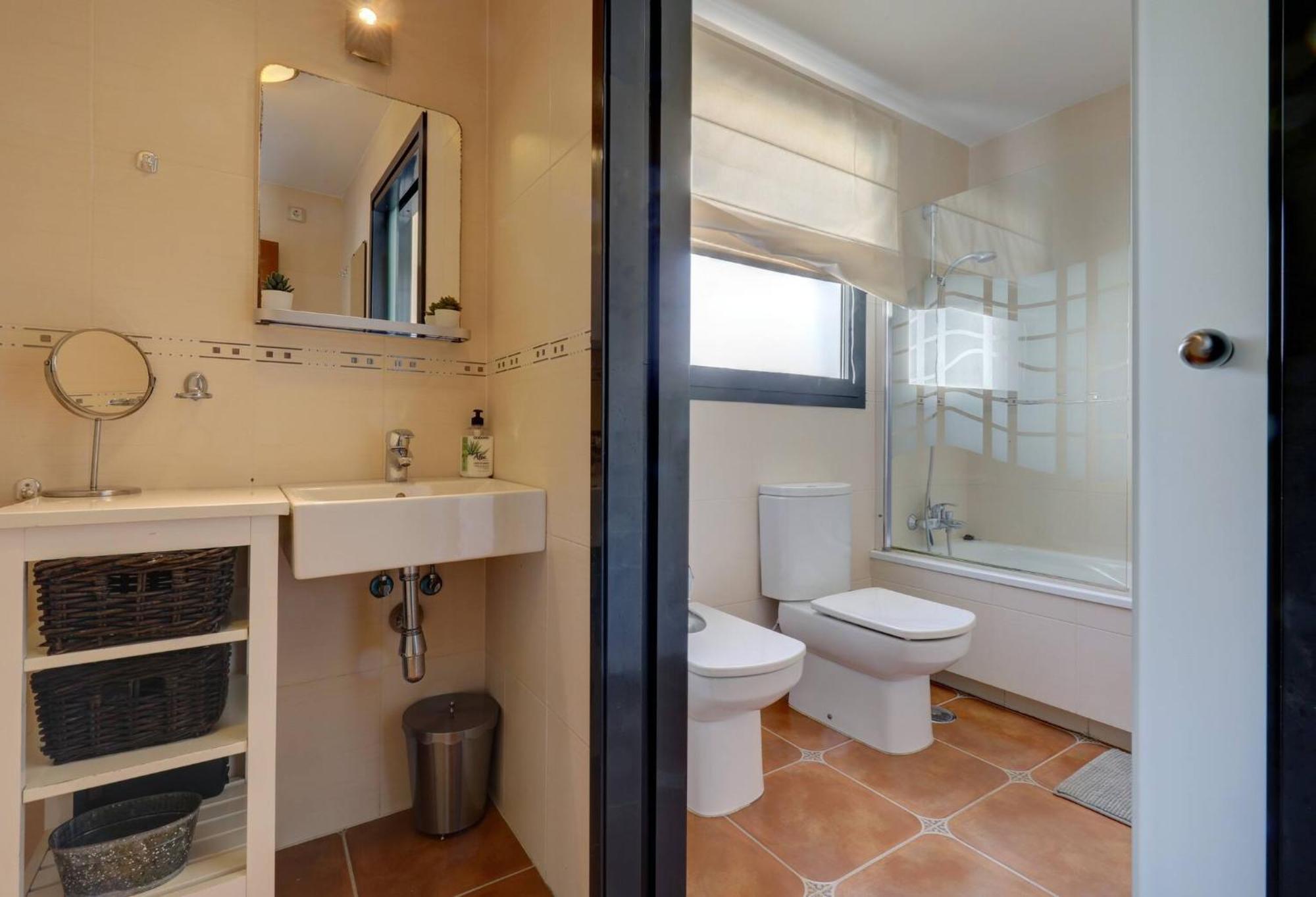011 Bright And Spacious Villa With Private Pool Benalmádena Exteriör bild