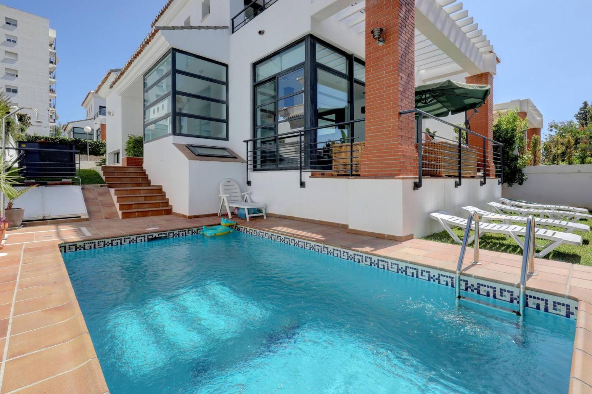 011 Bright And Spacious Villa With Private Pool Benalmádena Exteriör bild