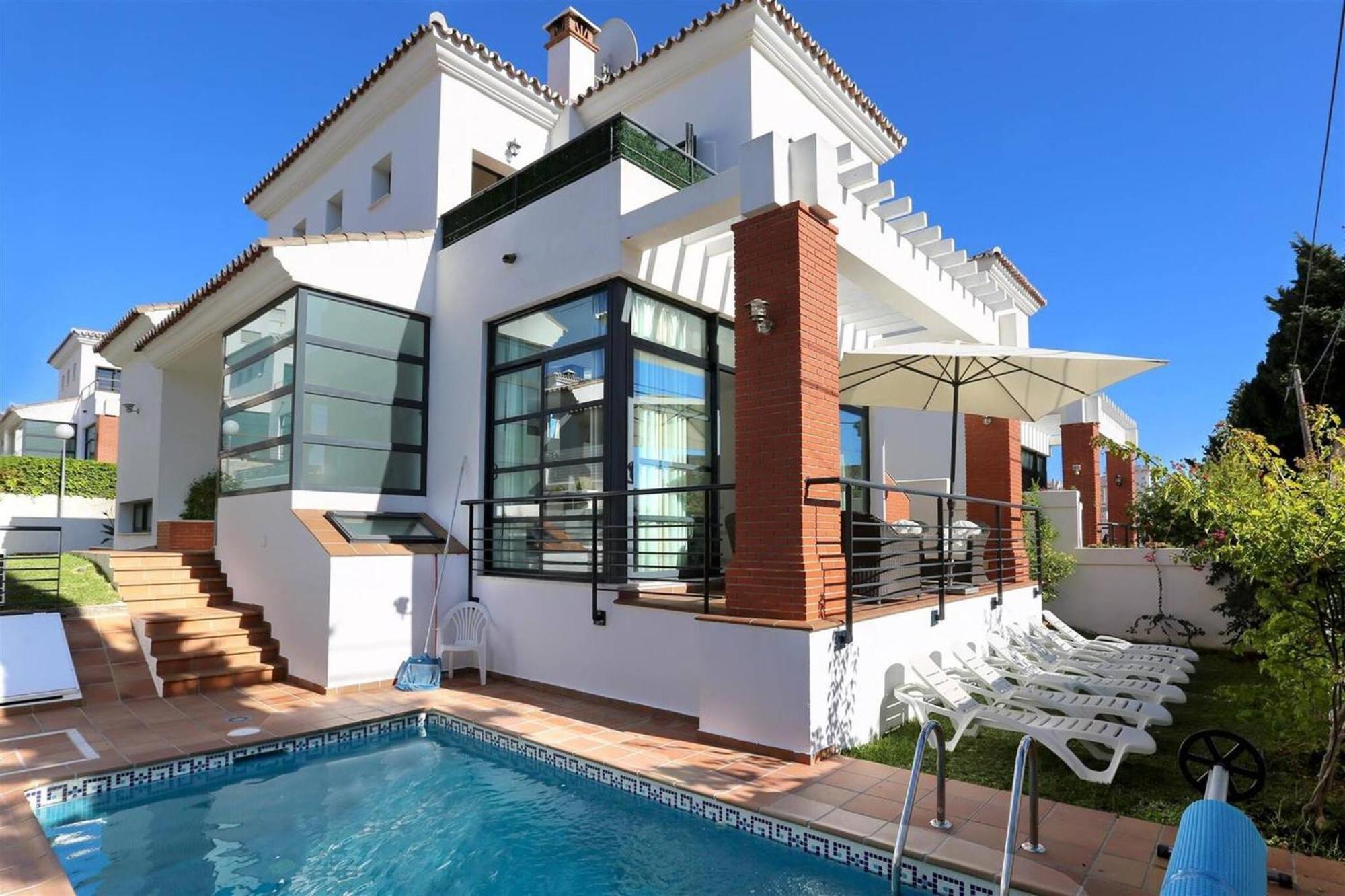 011 Bright And Spacious Villa With Private Pool Benalmádena Exteriör bild
